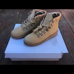 Kith | Shoes | Ronnie Fieg X Caminando Ripple Mountain Mid  display picture 1